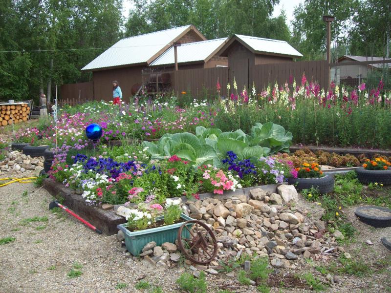 Ornamental Potager Garden: The Artistry of Growing Vegetables, Herbs and Flowers